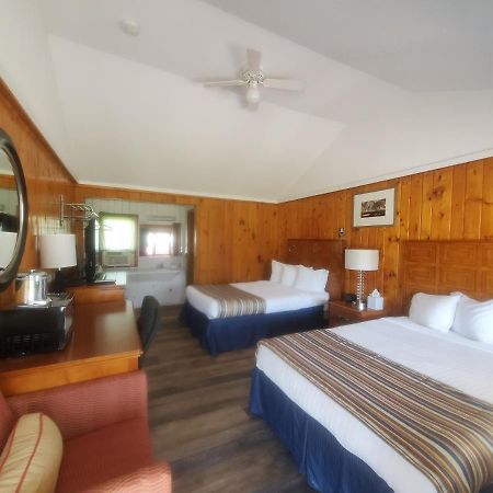 Bayview Lakefront Inn Saint Ignace Εξωτερικό φωτογραφία