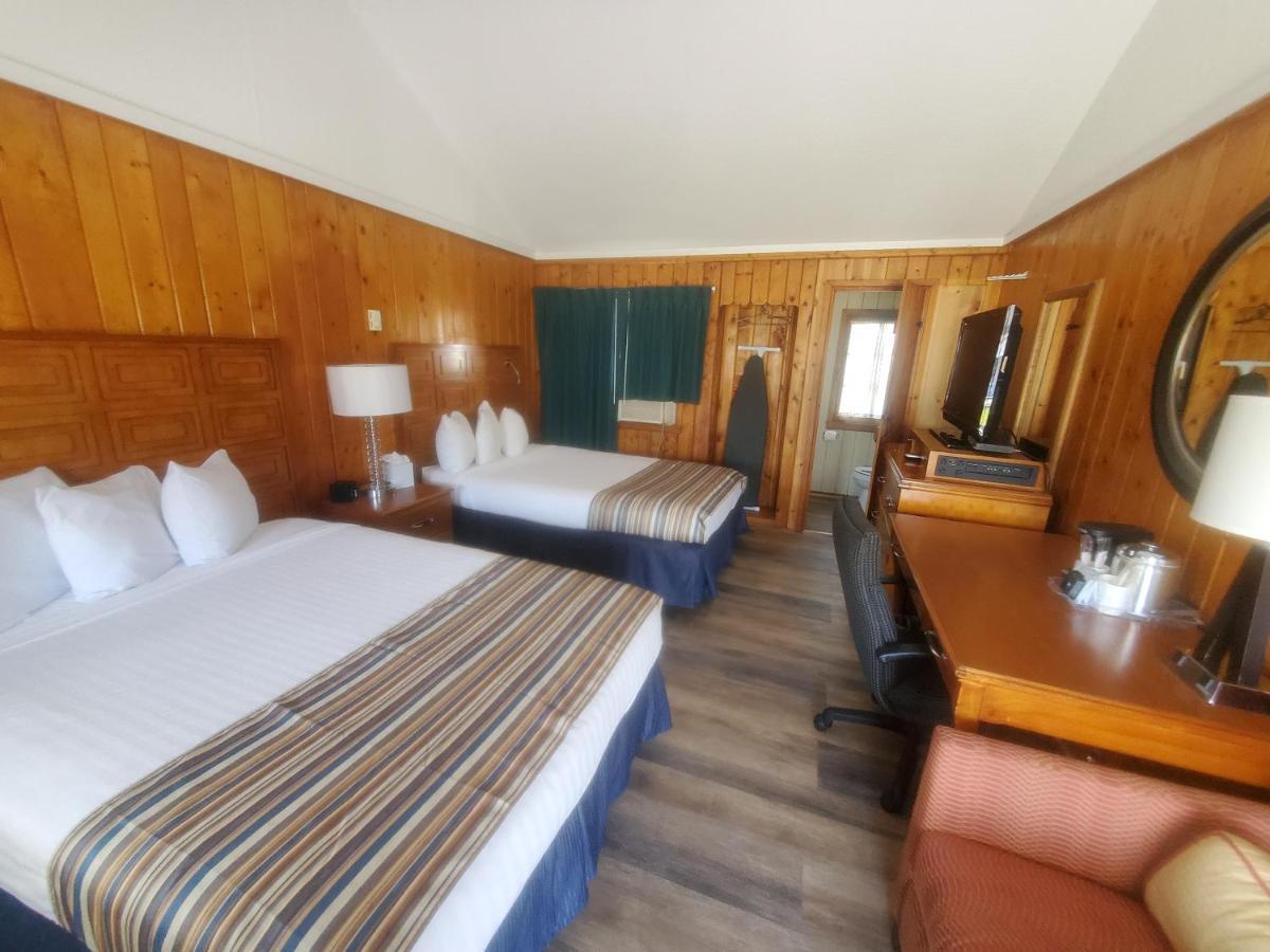 Bayview Lakefront Inn Saint Ignace Εξωτερικό φωτογραφία