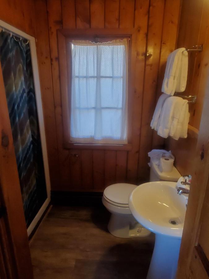 Bayview Lakefront Inn Saint Ignace Εξωτερικό φωτογραφία